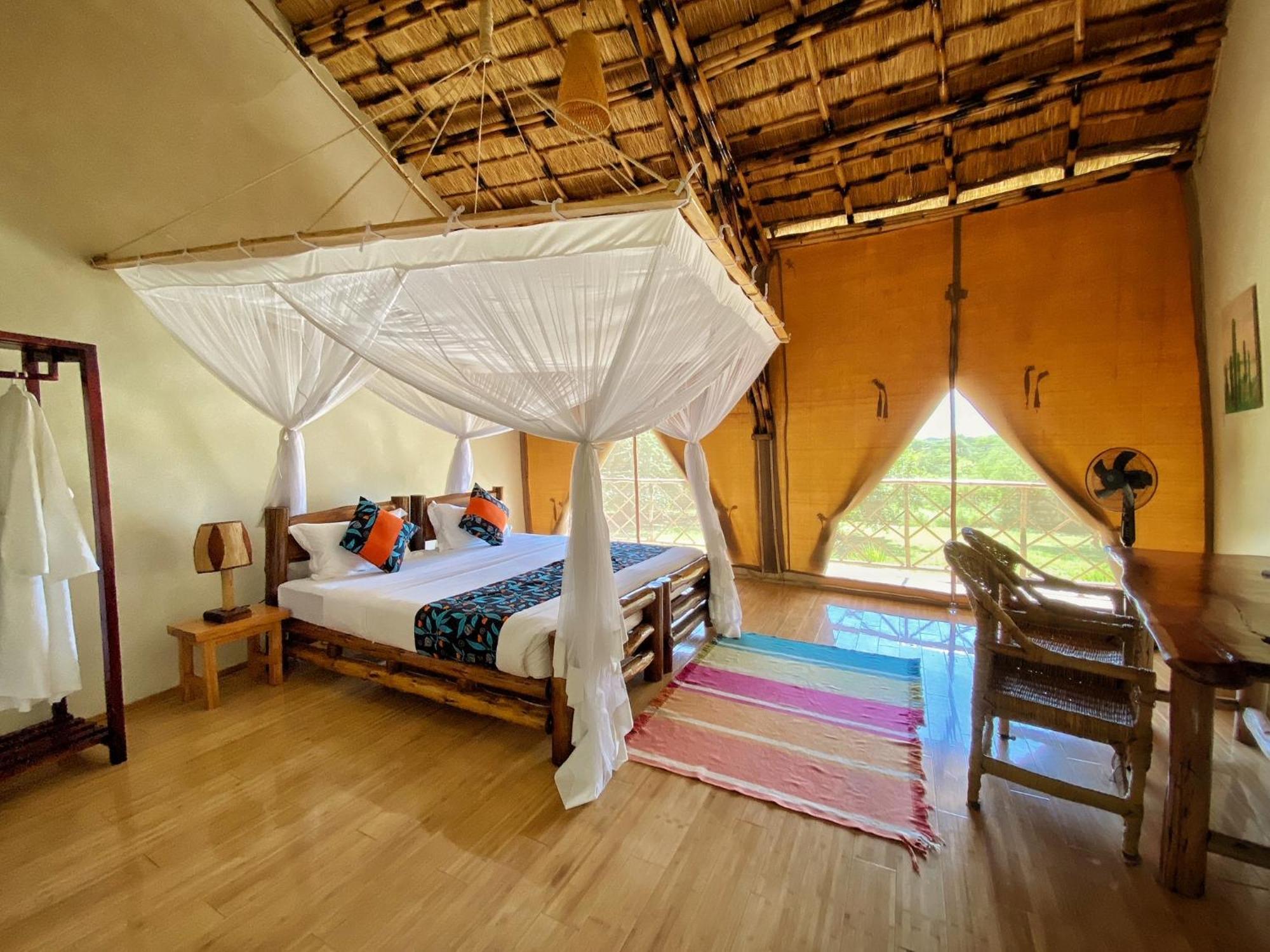 Murchison Falls Bamboo Village Paraa Exterior foto